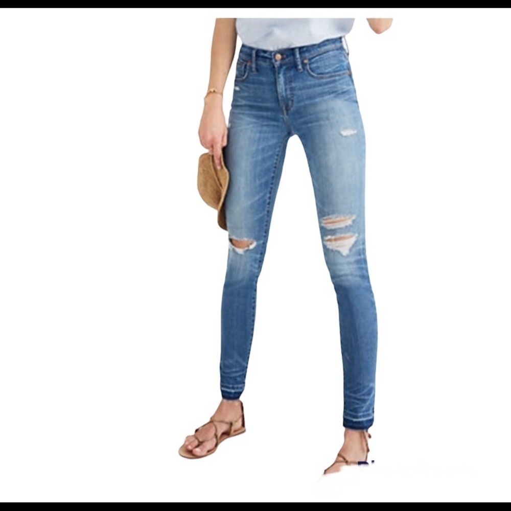 - Madewell 9” Inch High Rise Rip & Repair Edition - Picture 2 of 7